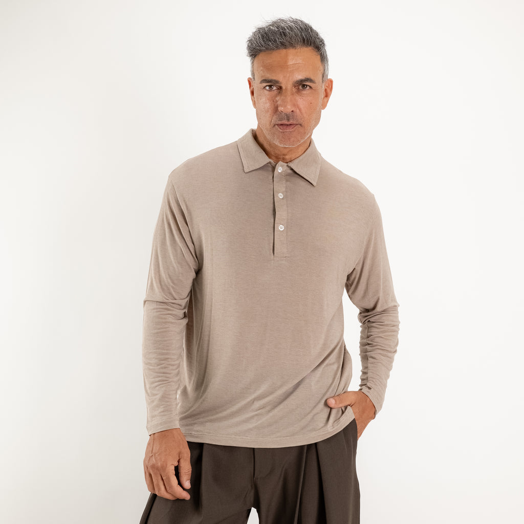 Langarm-Poloshirt aus ultraleichtem Stretch-Gewebe – Beige