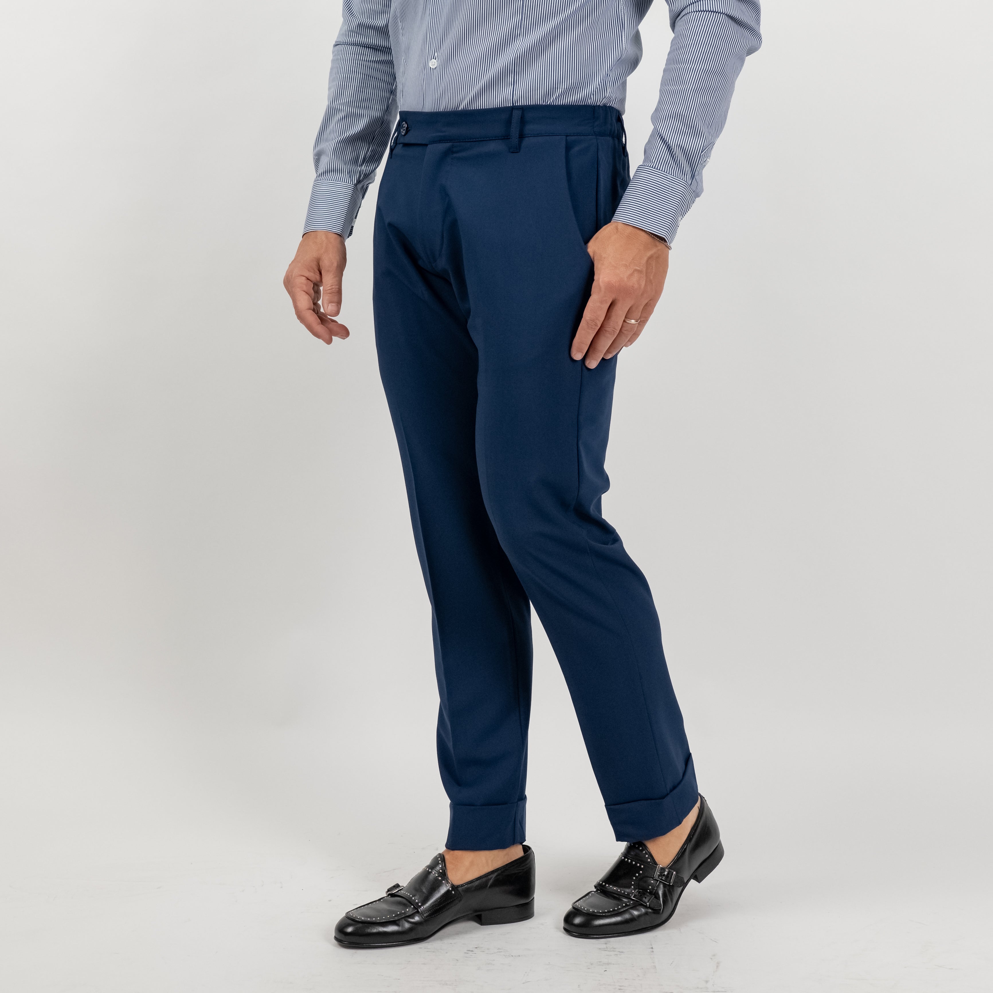 Pantalone classico con risvolto alto - Blu