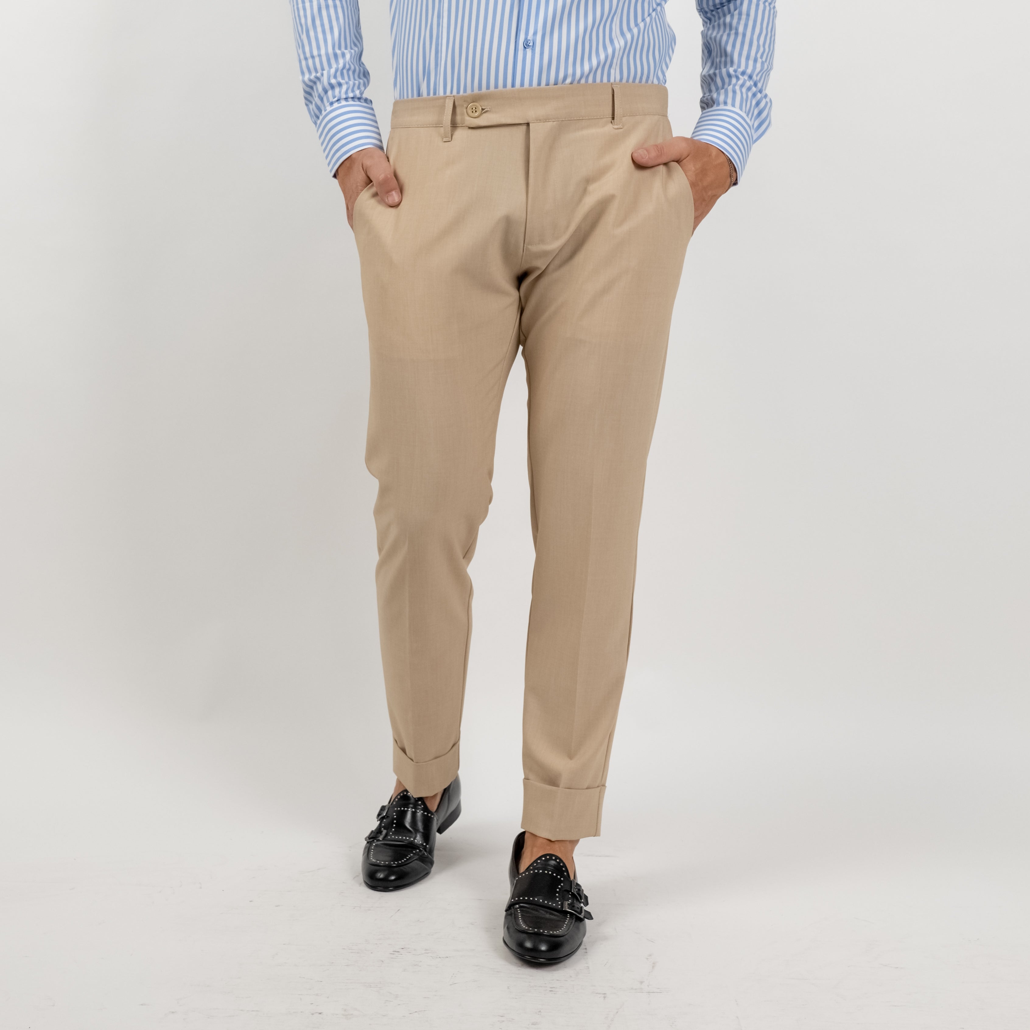 Pantalone classico con risvolto alto - Beige