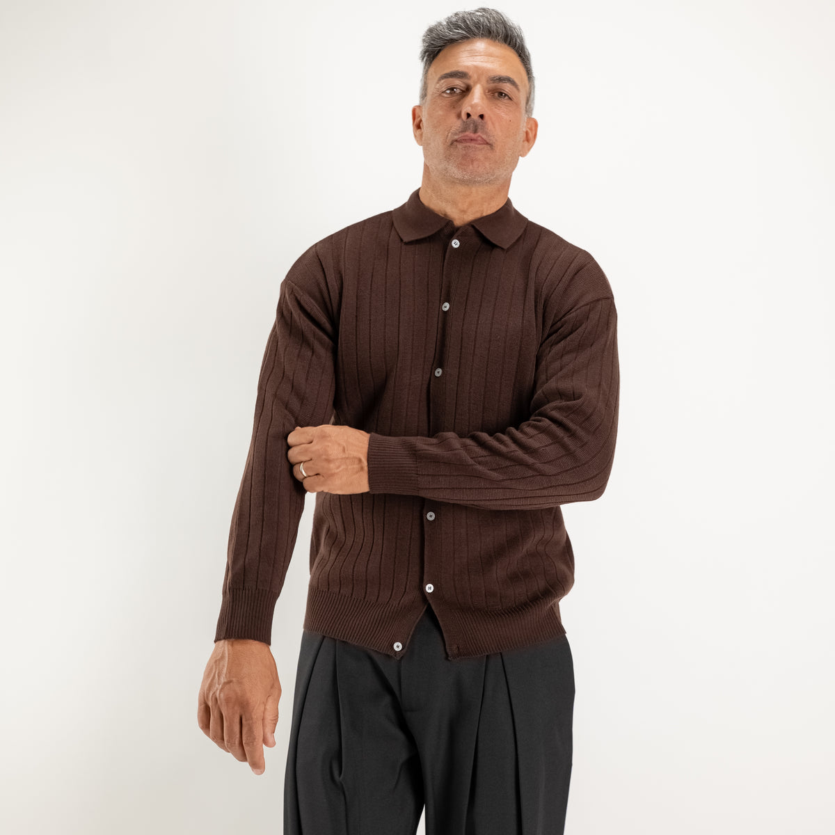 Strickjacke mit Polokragen - Dunkelbraun