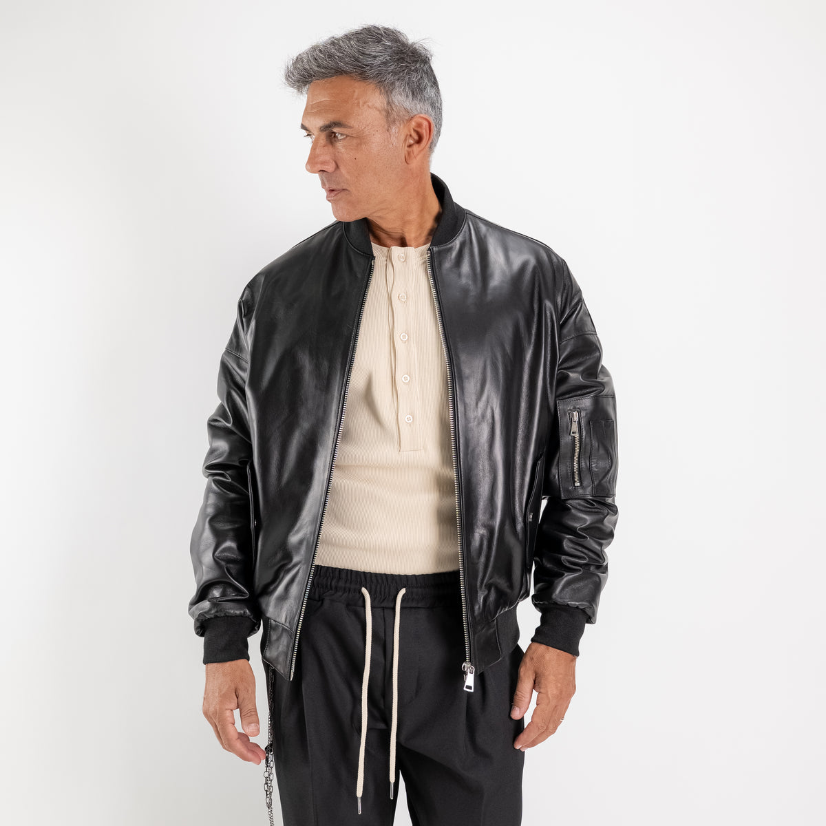 Bomber in Vera Pelle con Tasca Utility - Nero