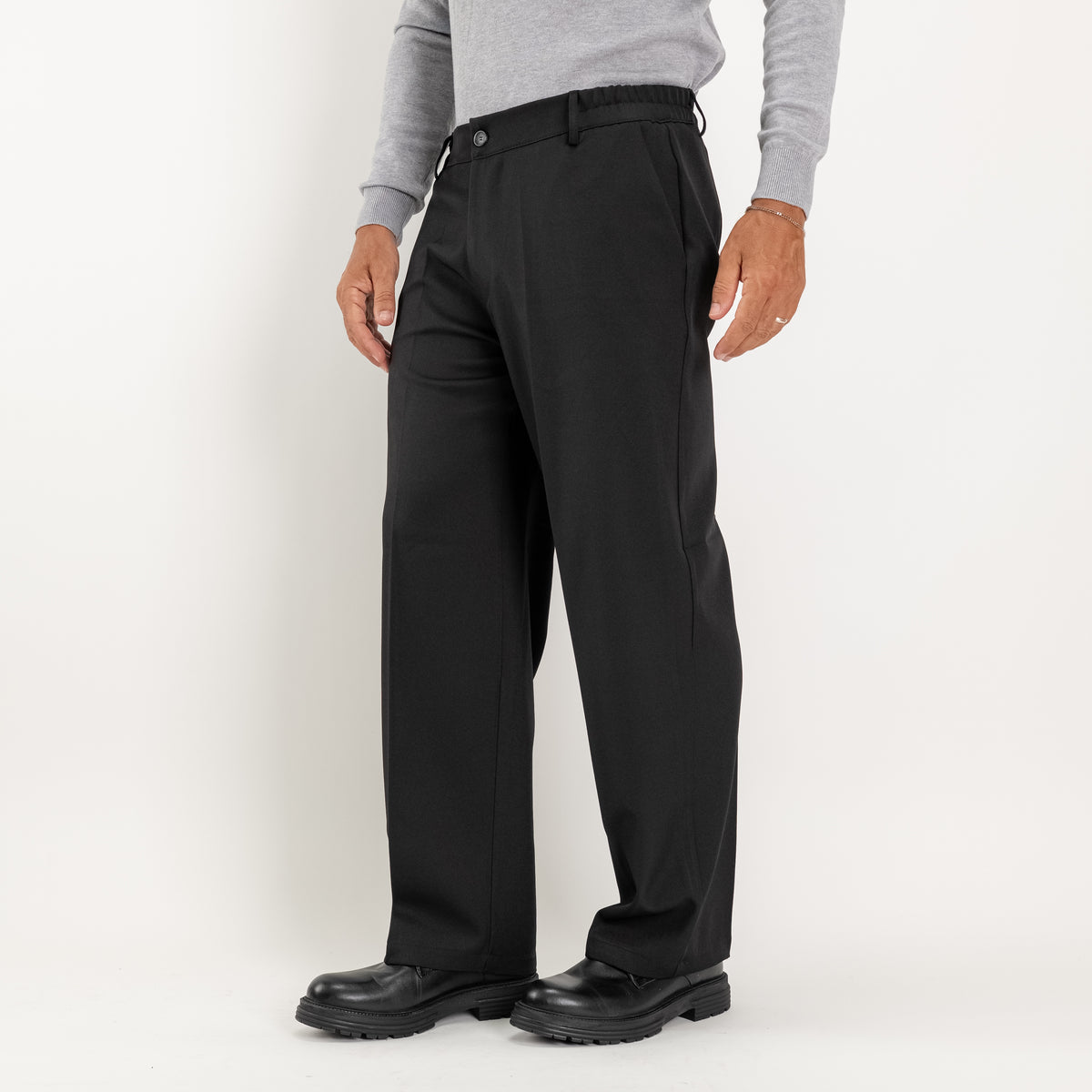 Pantalone palazzo taglio dritto con molla sul retro - Nero