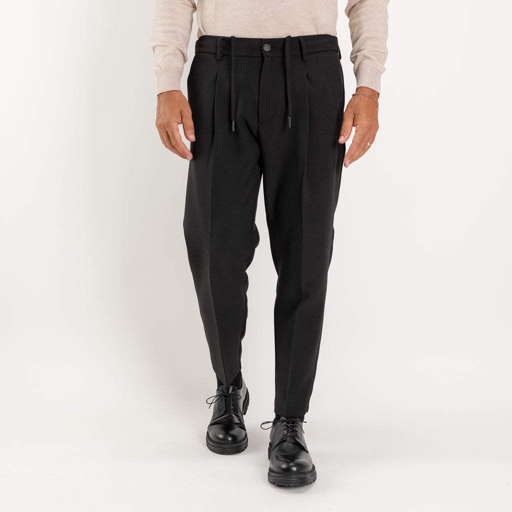 Pantalaccio sartoriale con pinces e molla sul retro - Nero