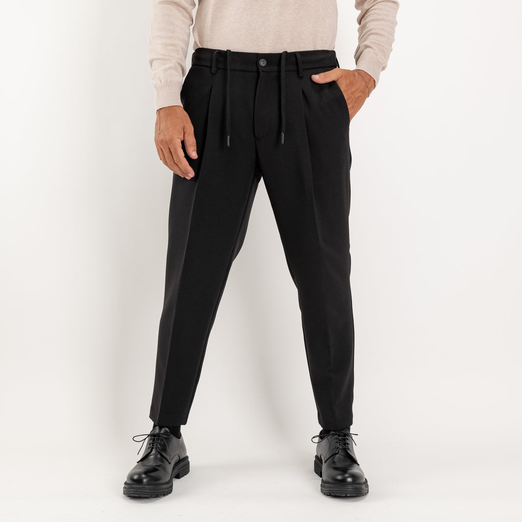 Pantalaccio sartoriale con pinces e molla sul retro - Nero