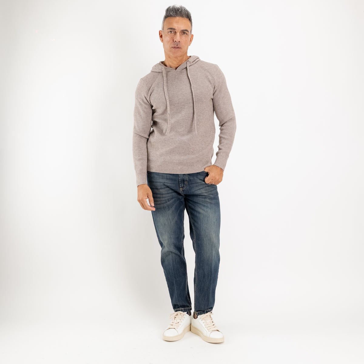 Sudadera de punto acanalado con capucha y cordón ajustable - Color barro