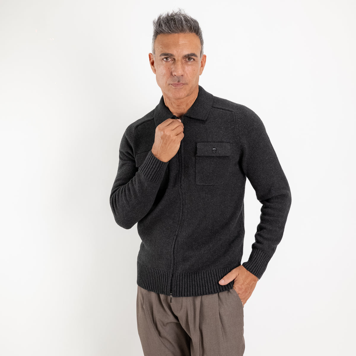 Chaqueta de punto con cremallera y bolsillos aplicados - Negro