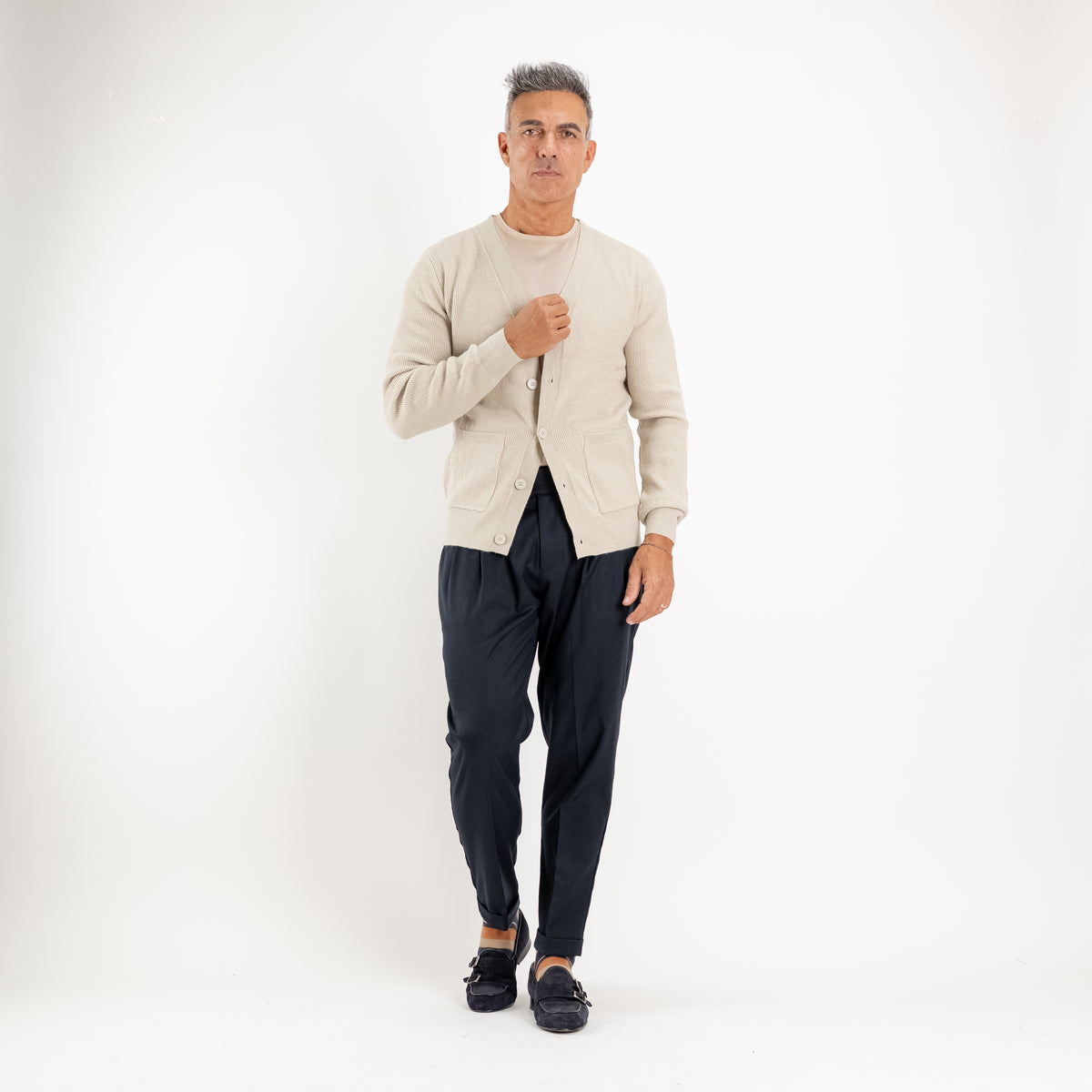Cardigan à col en V avec boutons et poches - Beige
