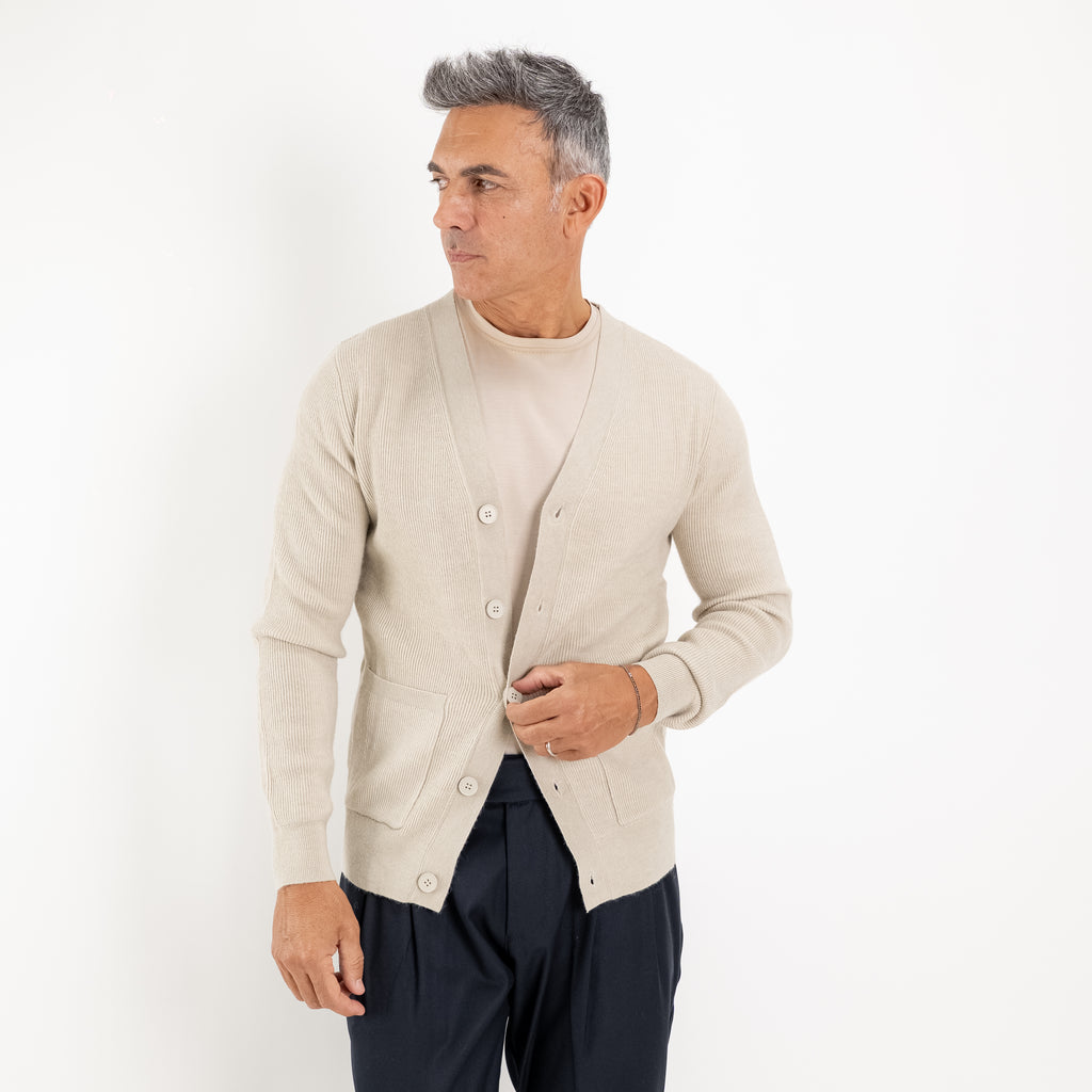 Cardigan à col en V avec boutons et poches - Beige