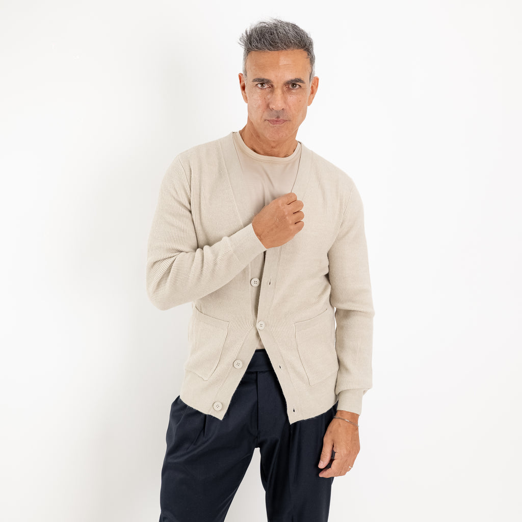 Cardigan à col en V avec boutons et poches - Beige