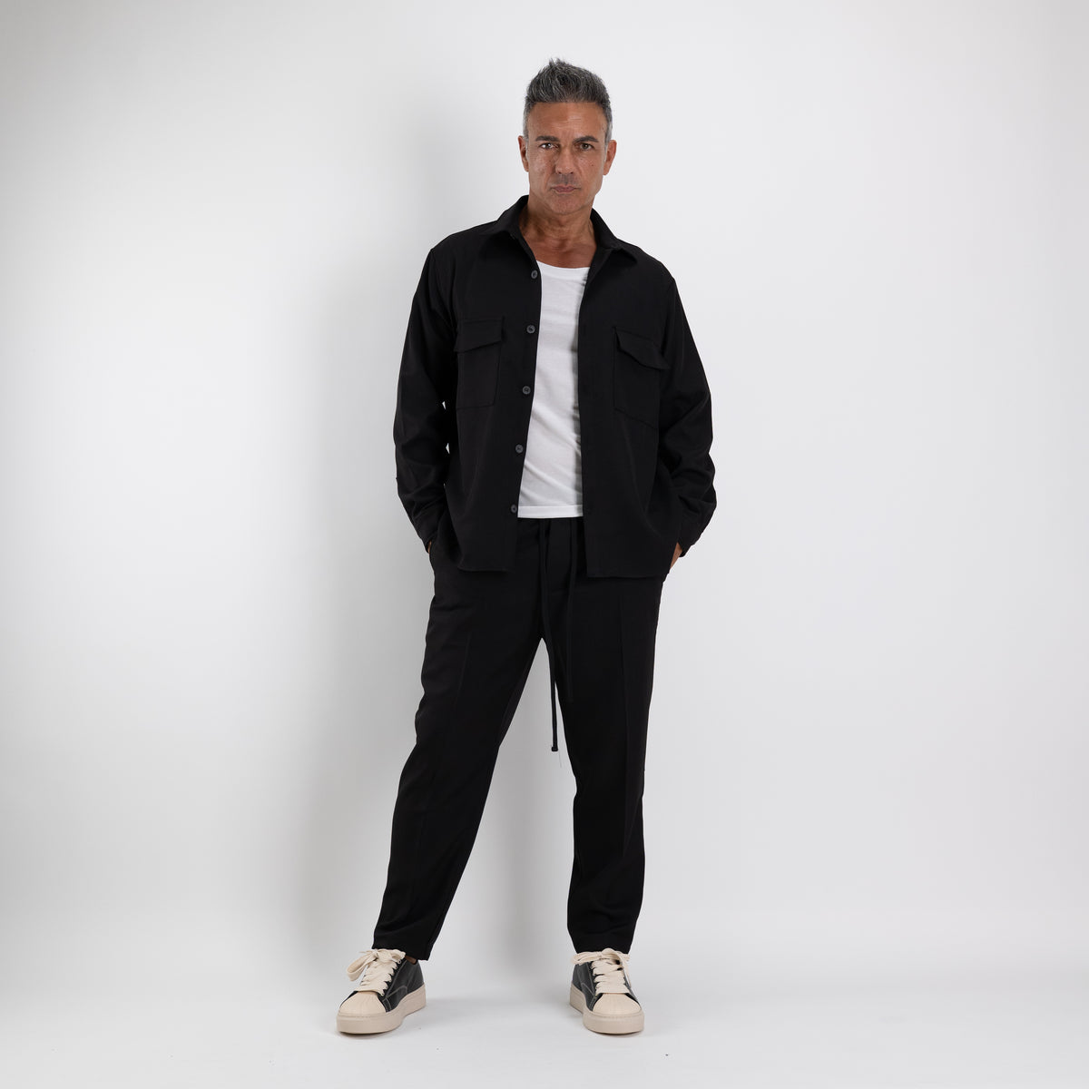 Coordinato con camicione multitasche - Nero