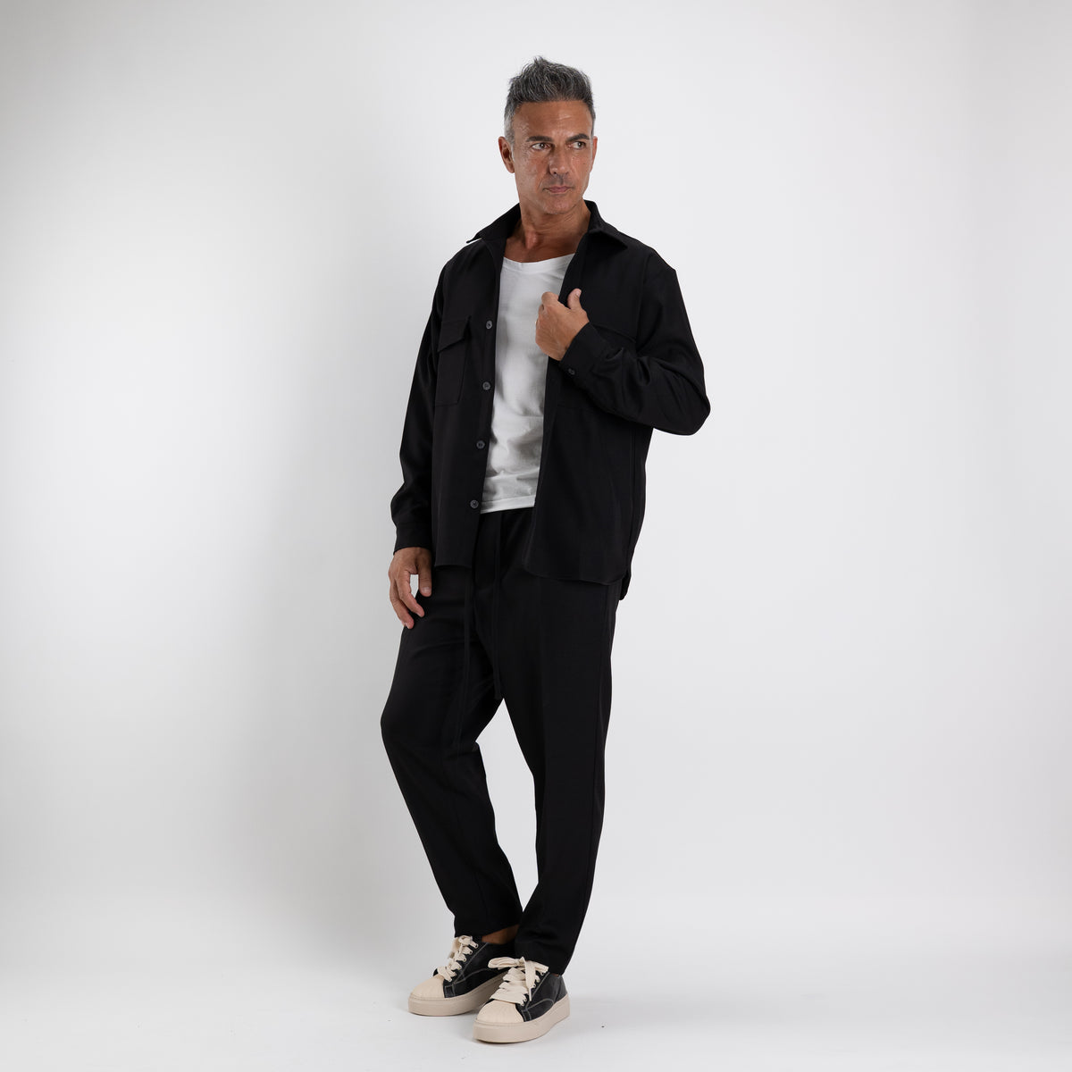 Coordinato con camicione multitasche - Nero
