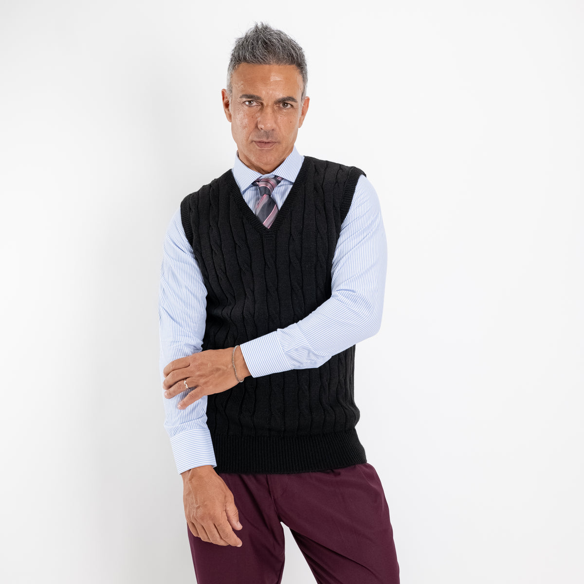 Gilet smanicato in filo maglia - Nero