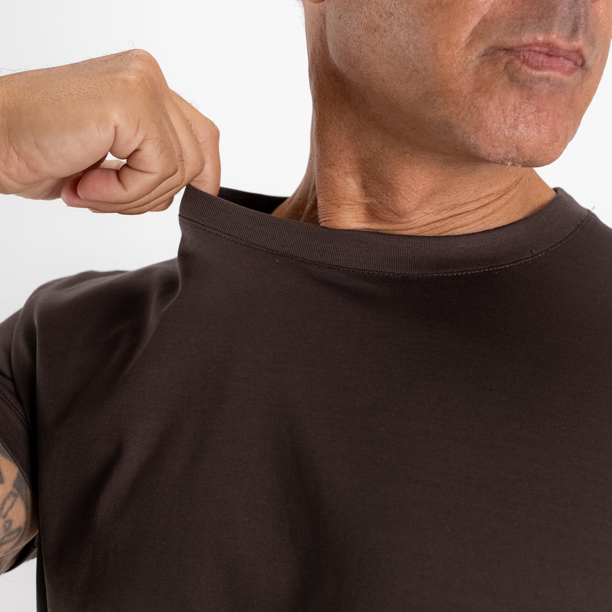 T-shirt in Filo di Scozia 2.0 con bordi a costina - Moro