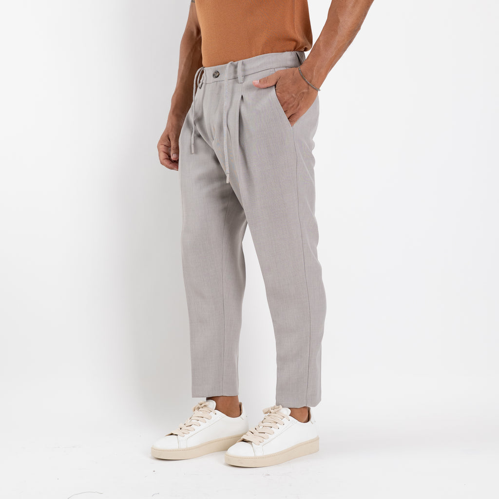 Pantalaccio sartoriale con pinces e molla sul retro - Taupe