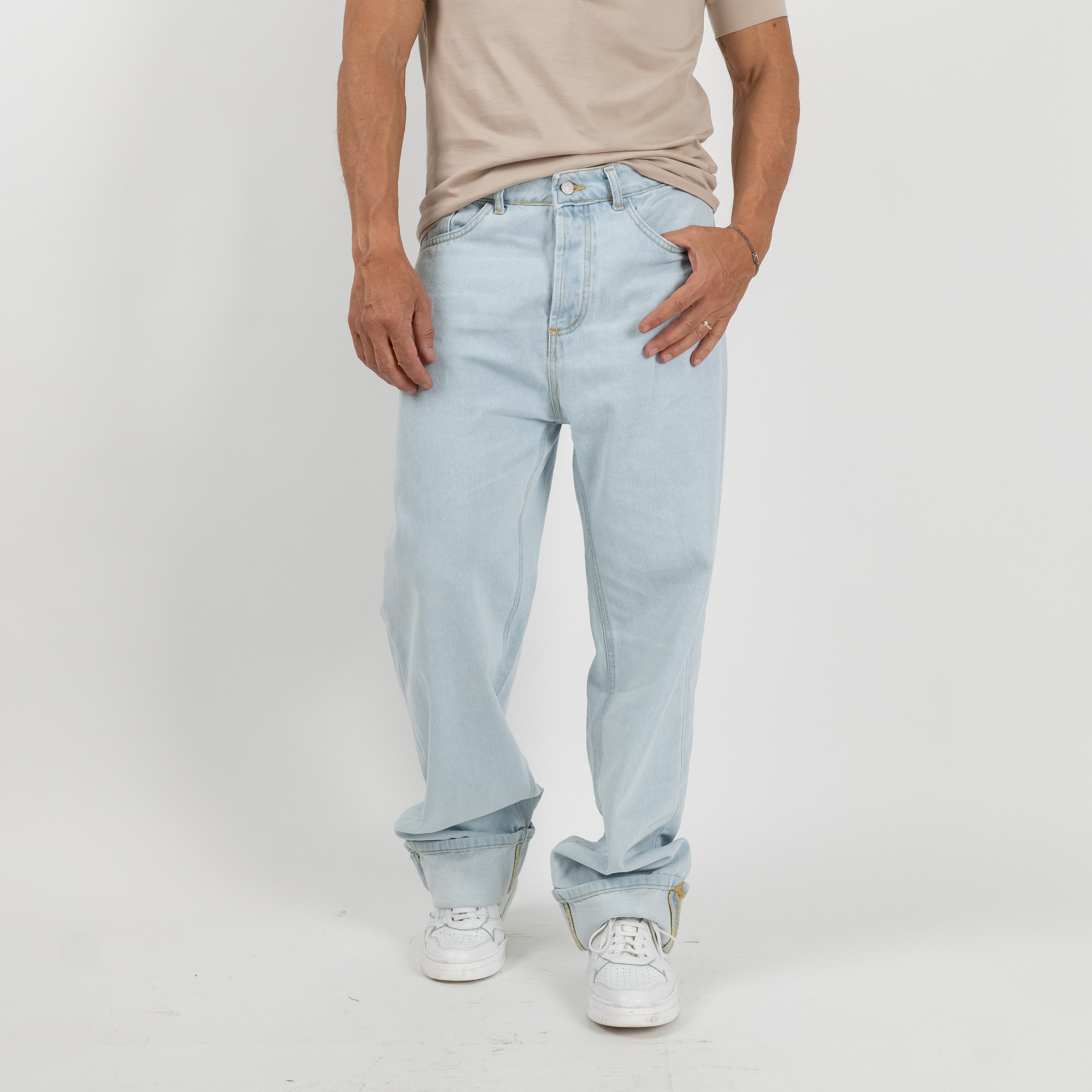 Jeans loose con risvolto alto - Lavaggio chiaro