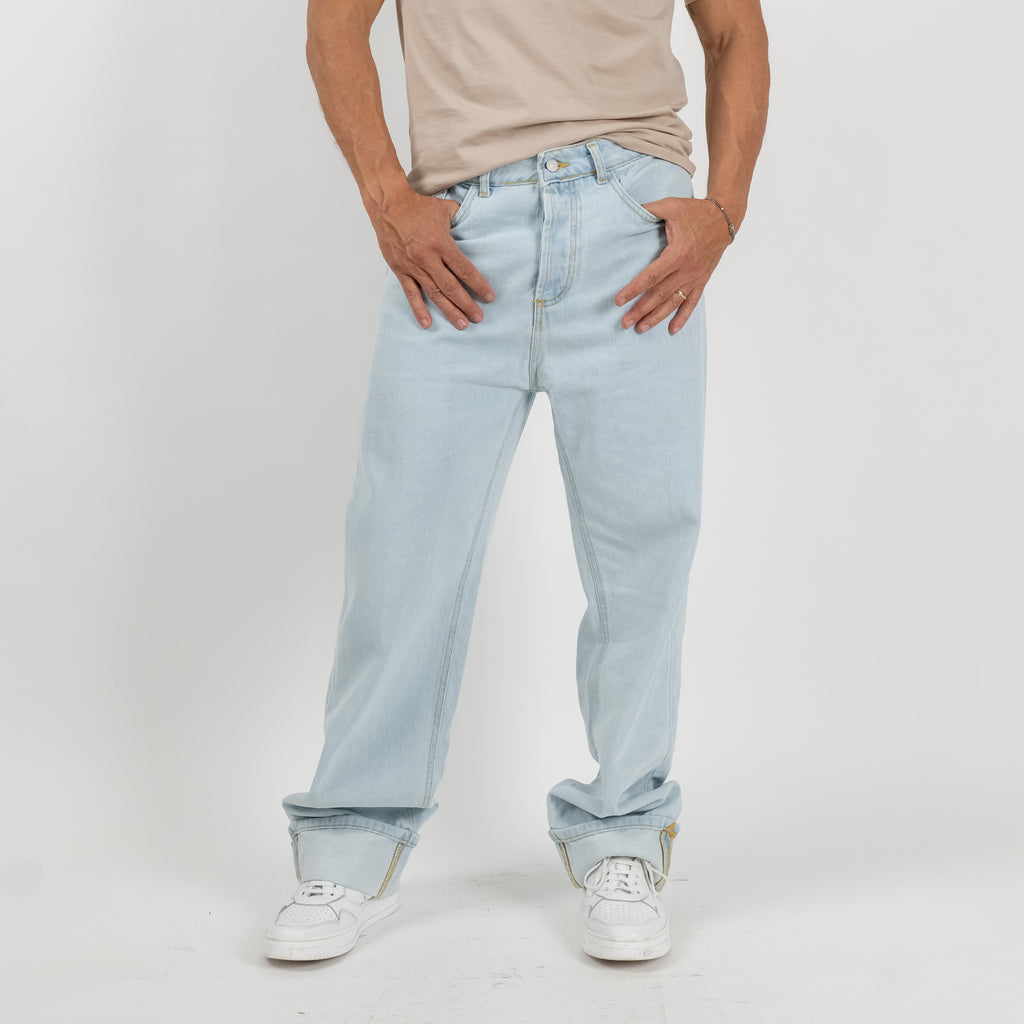 Loose Fit Jeans with High Cuffs - Light Wash