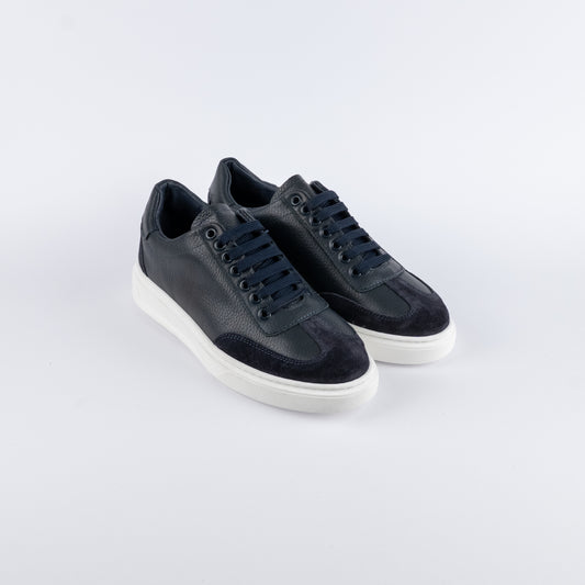 Sneaker in vera pelle bottolata - Blu