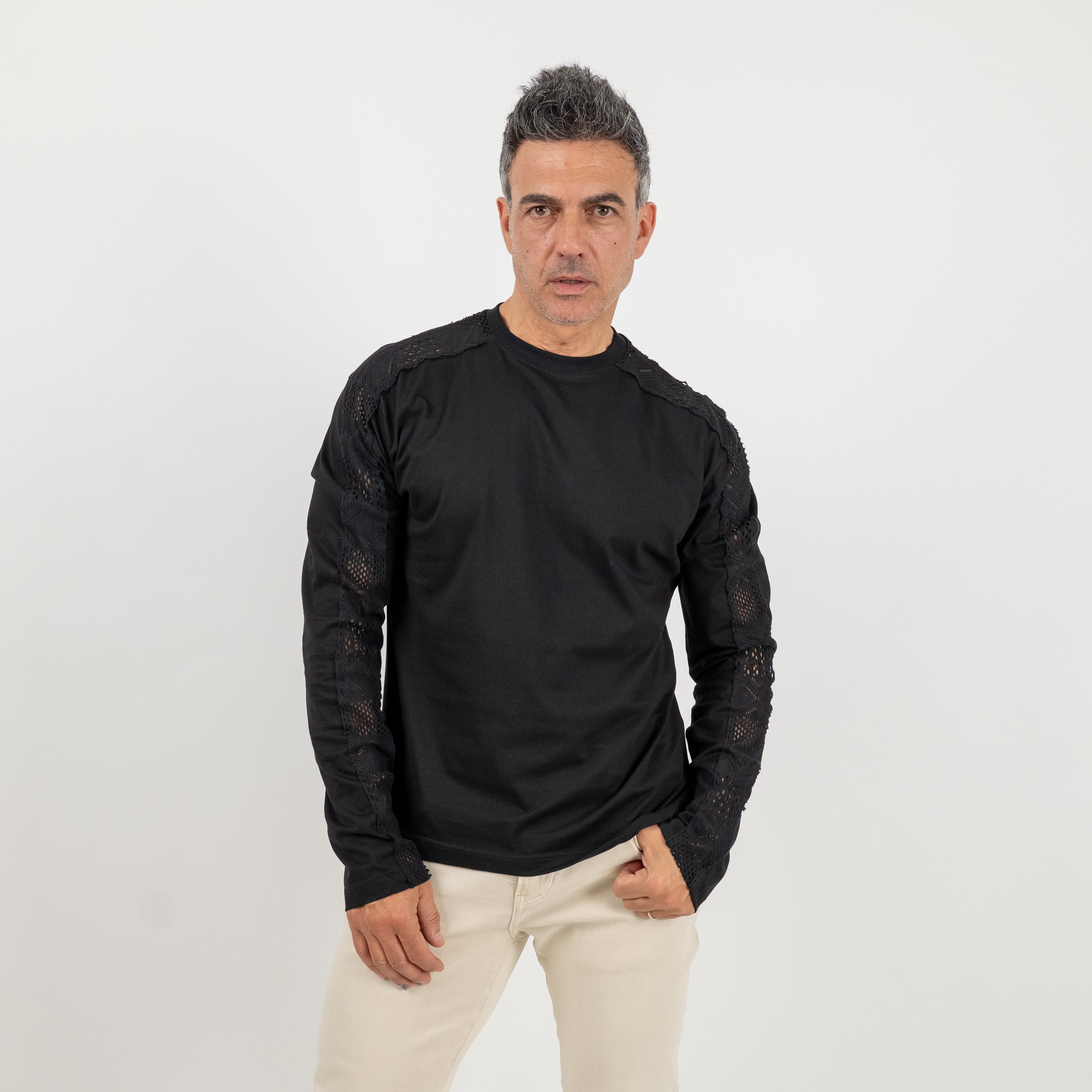 Suéter bordado - Negro