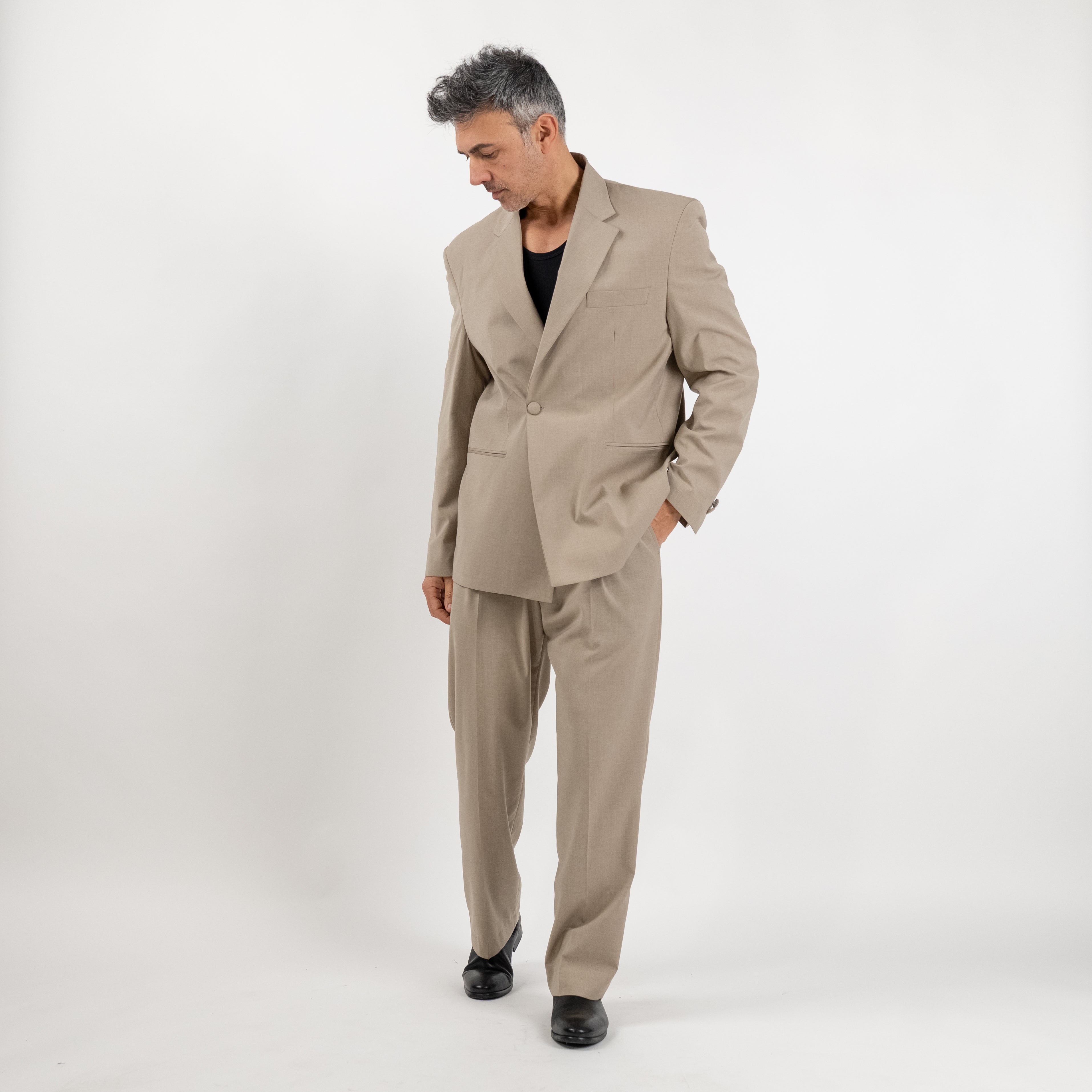 Oversized tailored suit with fabric button - Beige