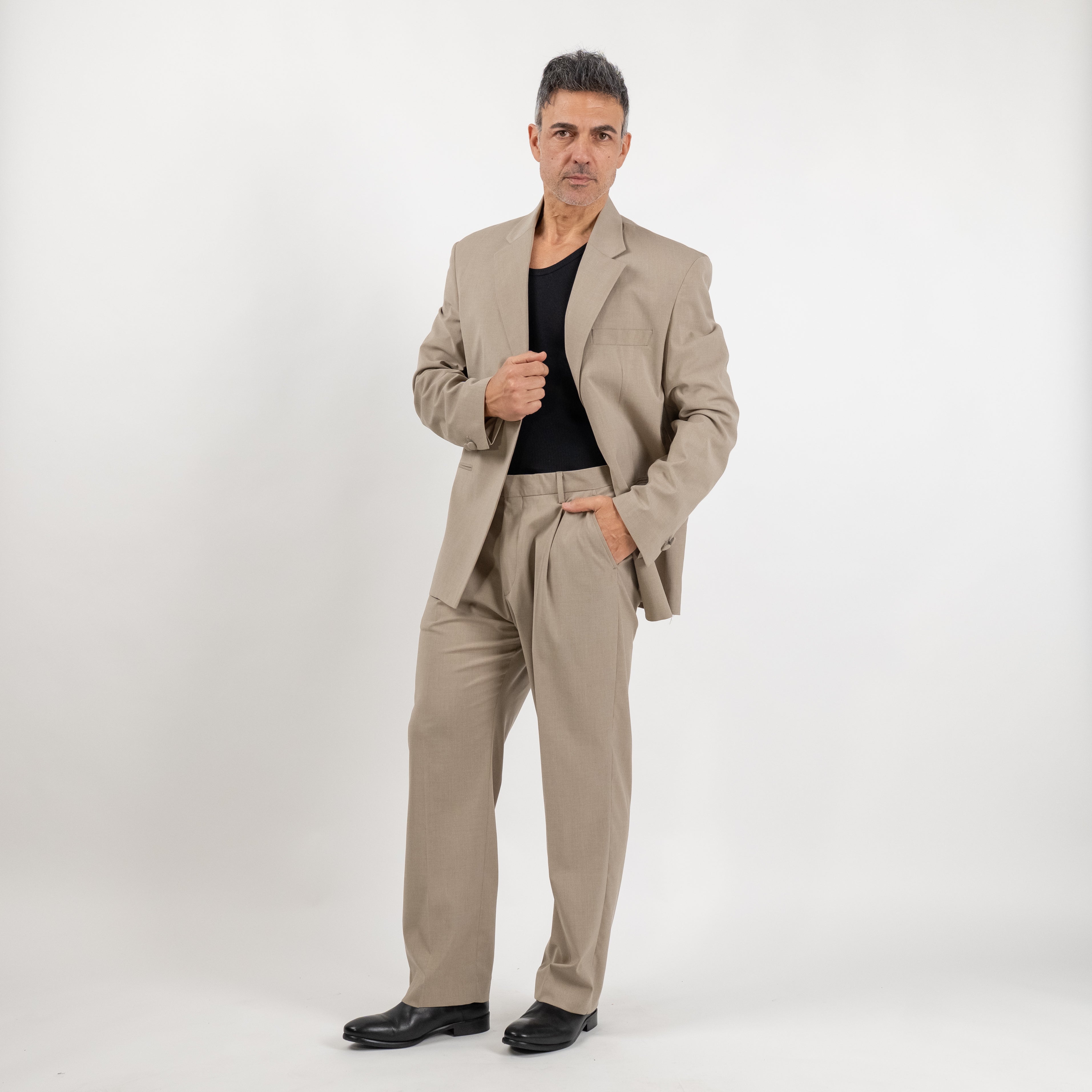 Oversized tailored suit with fabric button - Beige
