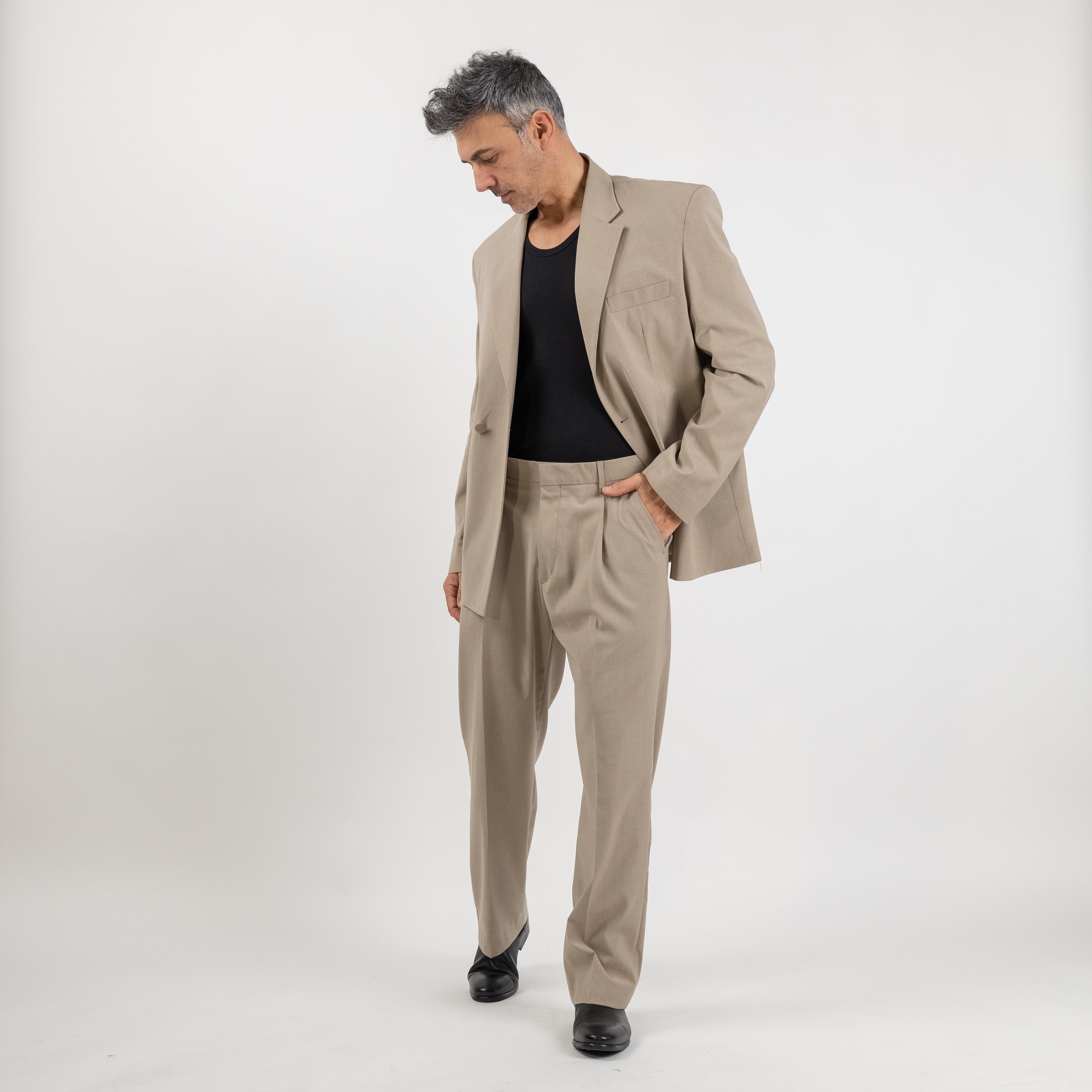 Oversized tailored suit with fabric button - Beige