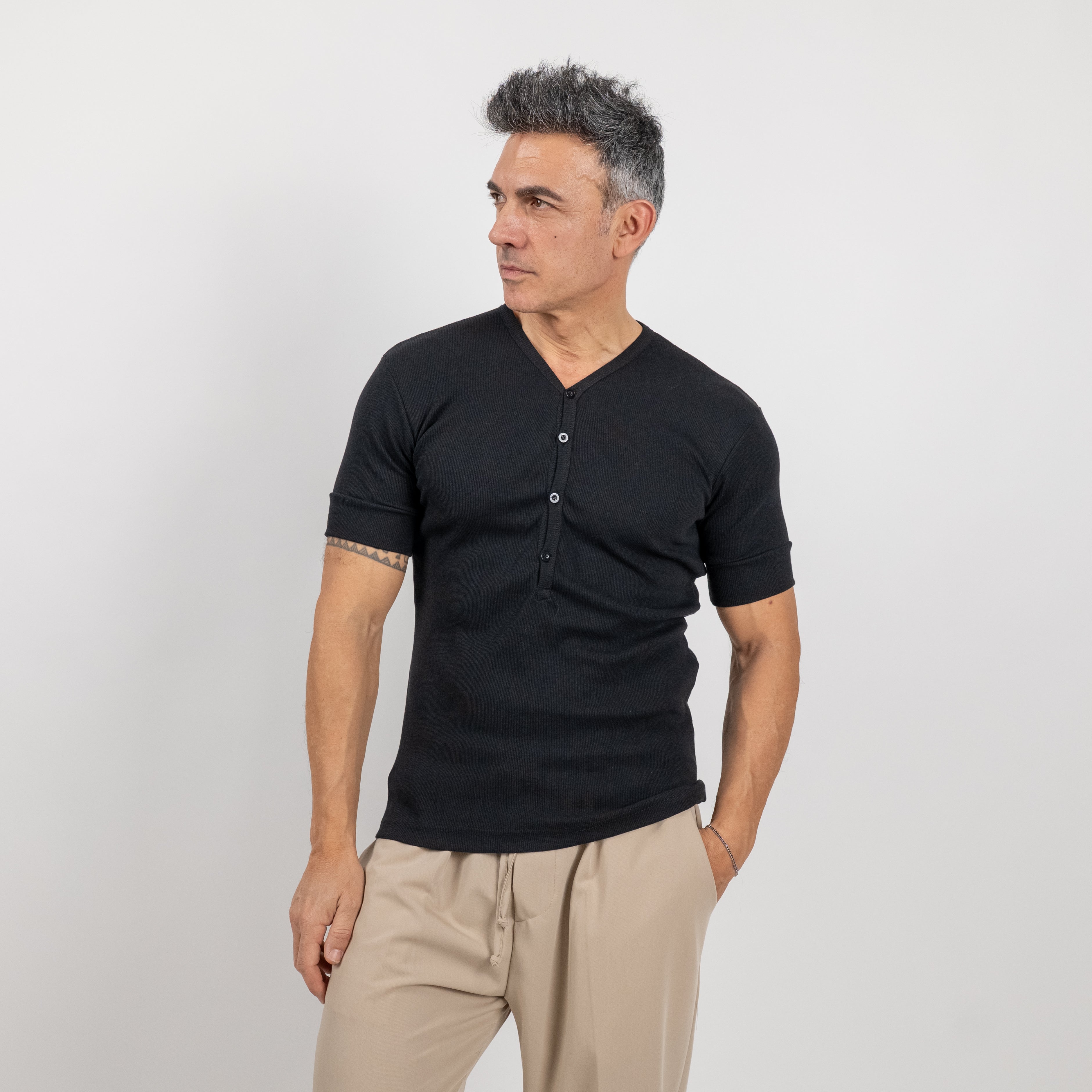 Camiseta henley de manga larga - Negro