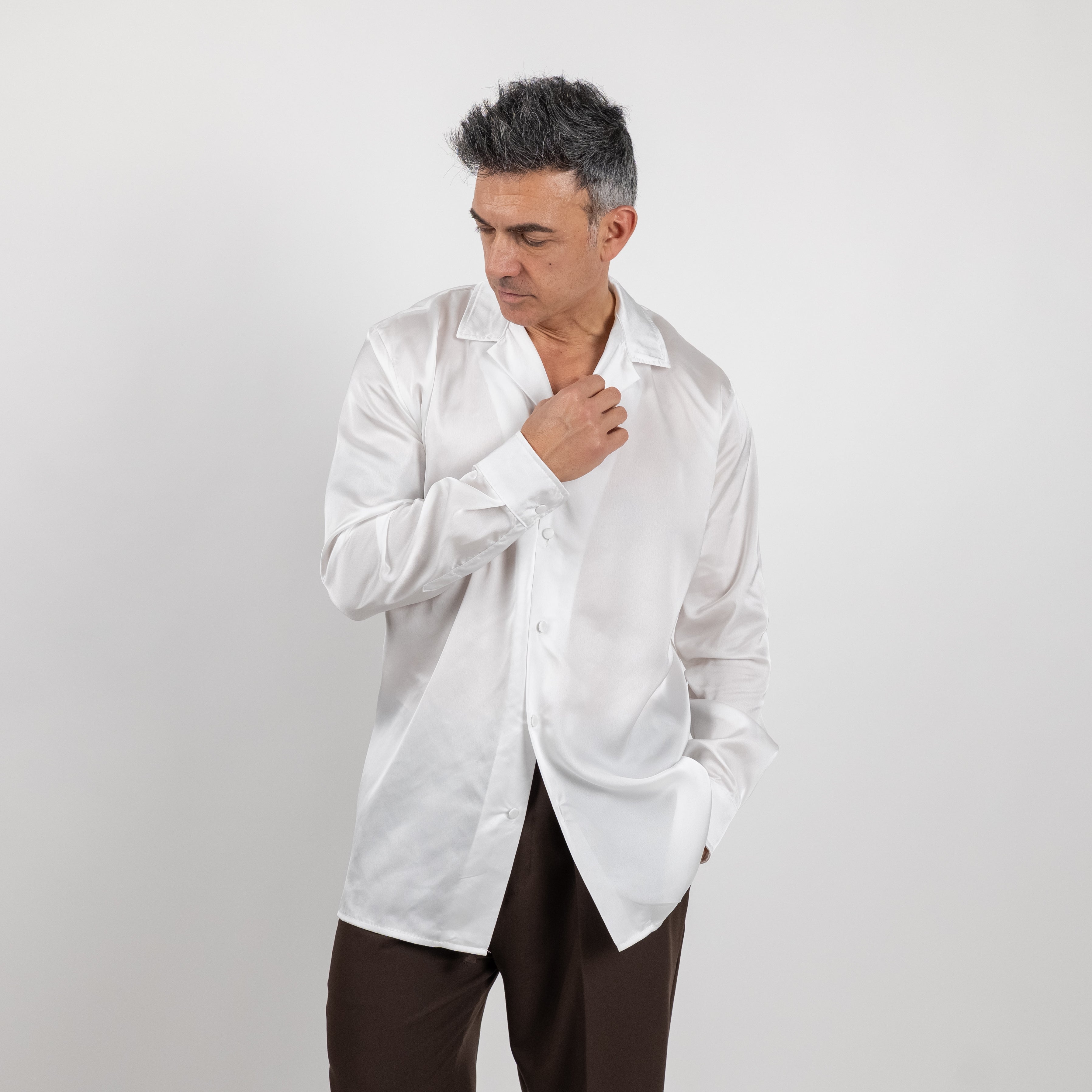 Camicia satin effetto raso con bottoni ricoperti - Bianco