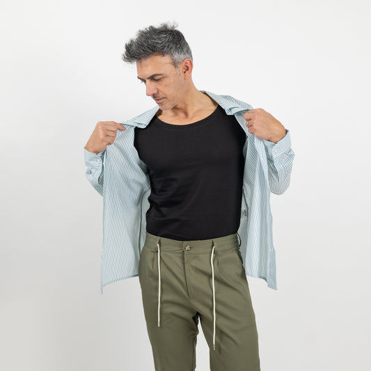 T-shirt con scollo a barca - Nero