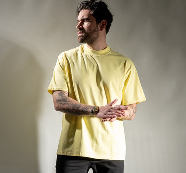 T-shirt con colletto a costina - Giallo