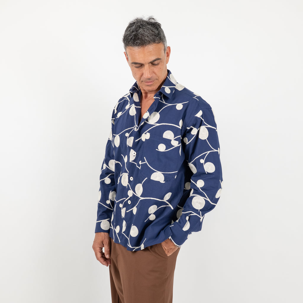 Shirt with pocket and raised embroidery - Blue