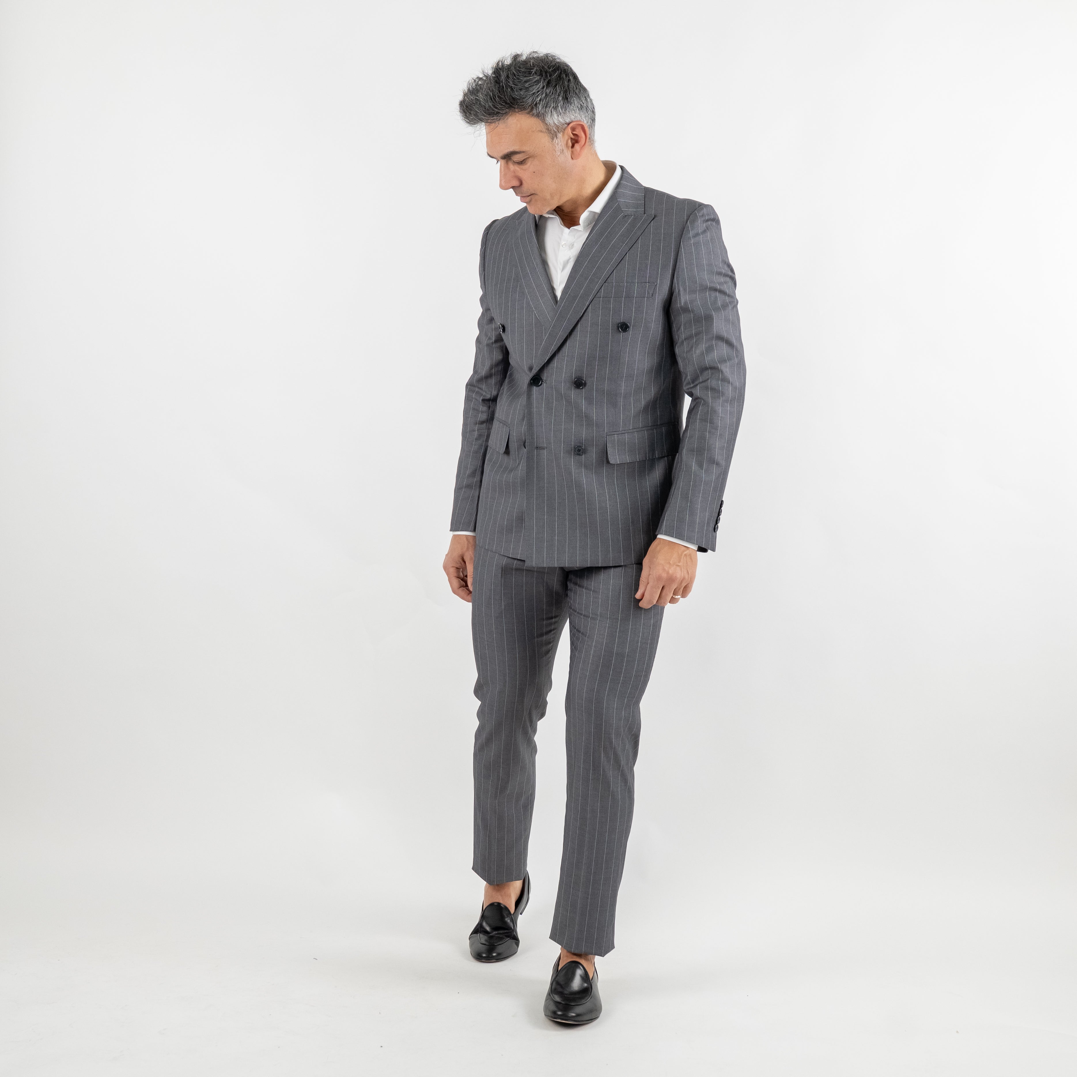Abito doppiopetto gessato con pantalone con molla - Grigio