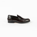 Shiny leather loafer with band and stitching - Dark brown