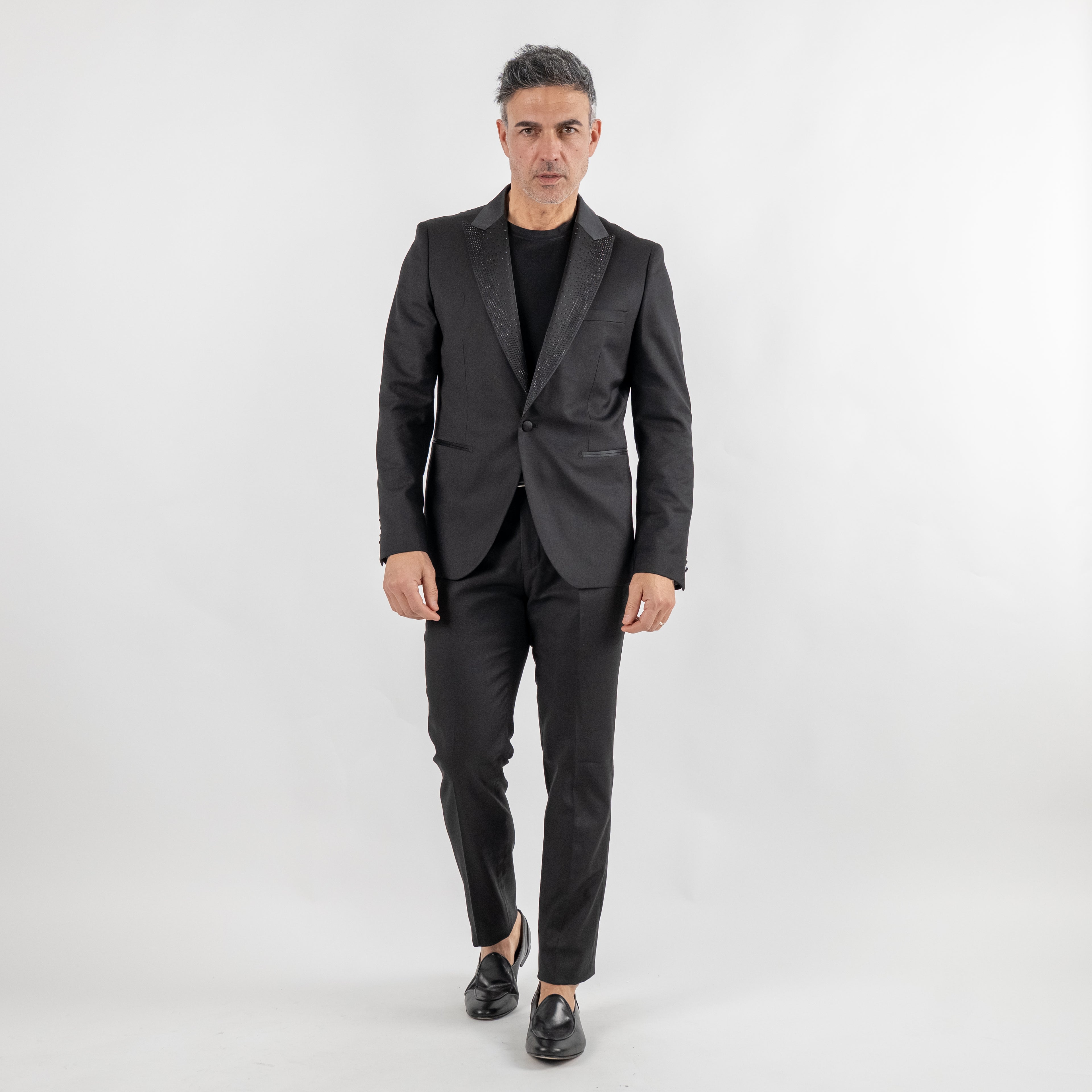 Esmoquin con pedrería - Negro