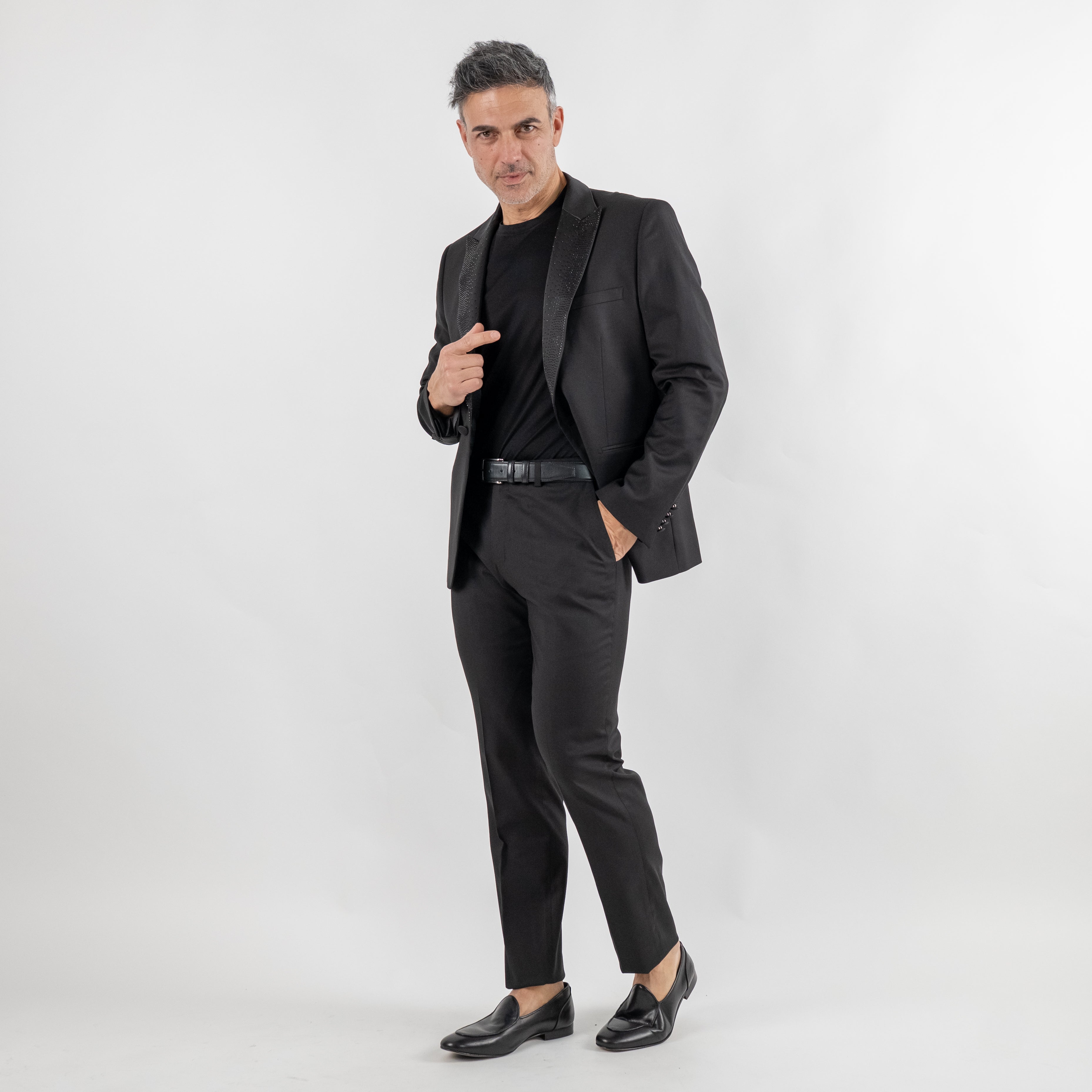 Esmoquin con pedrería - Negro
