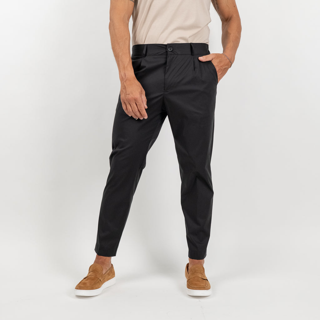 Pantalón slim fit con cintura elástica - Negro