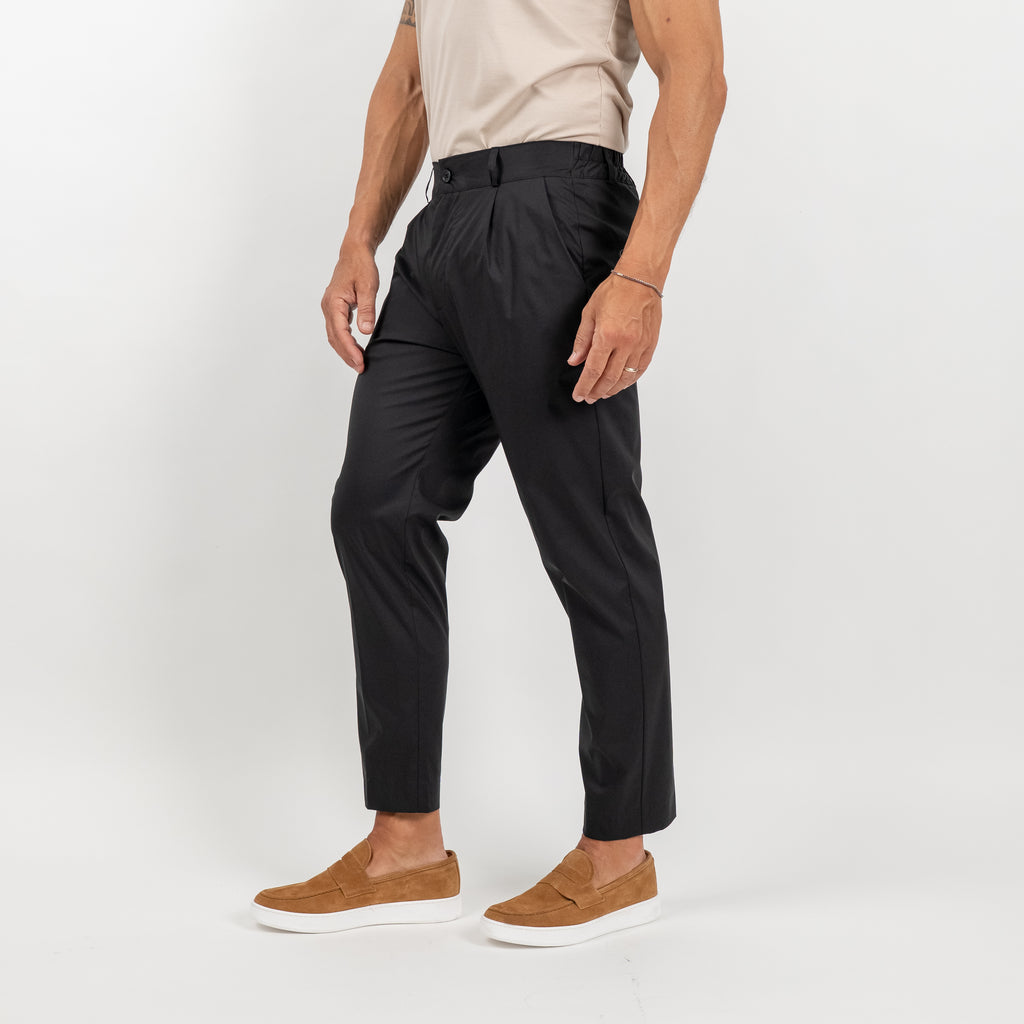 Pantalón slim fit con cintura elástica - Negro