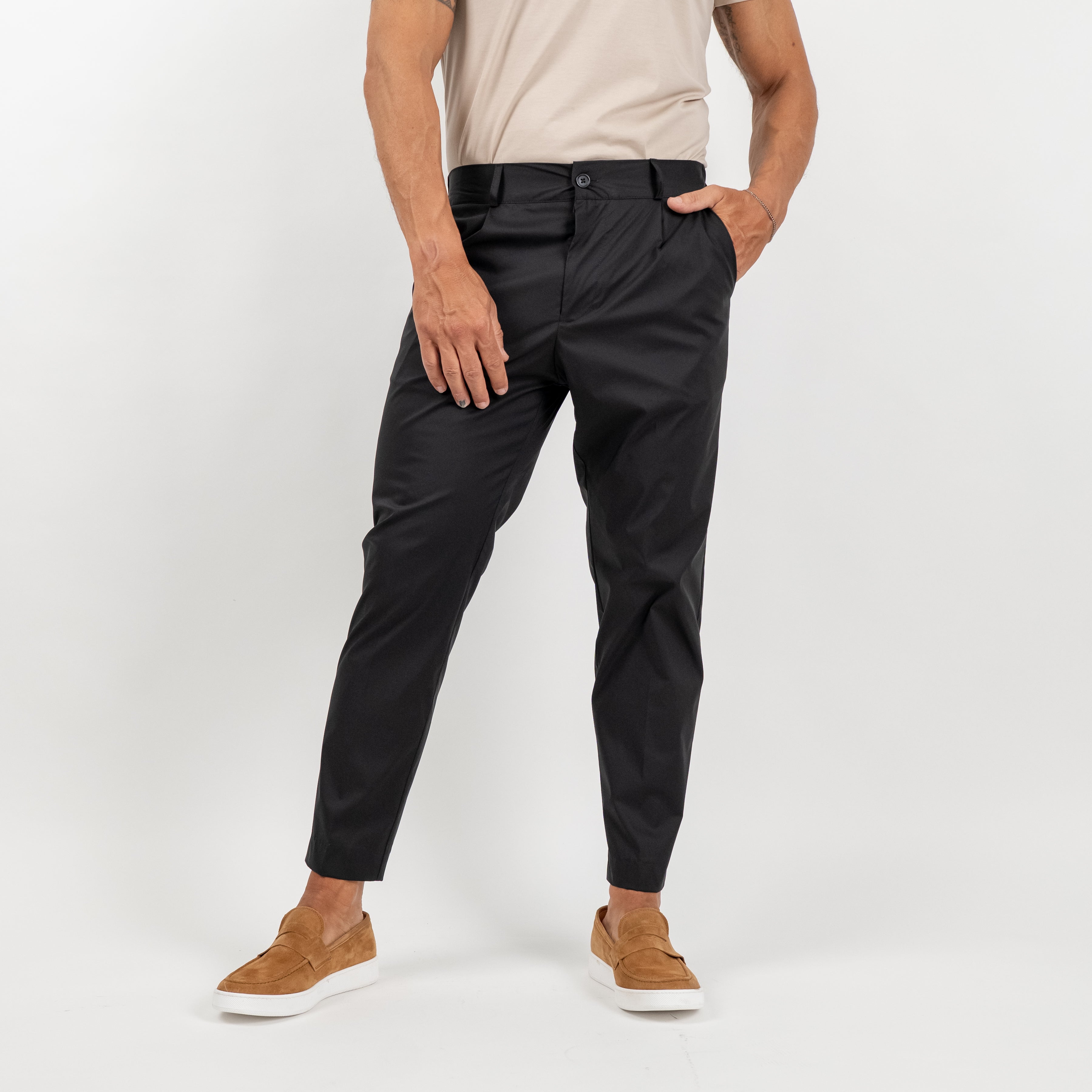 Pantalone slim fit con vita elasticizzata - Nero