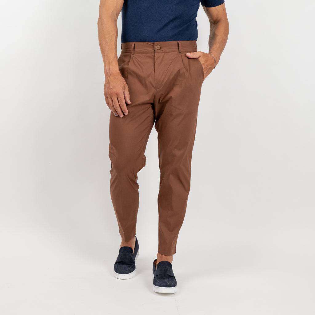 Pantalone slim fit con vita elasticizzata - Tabacco