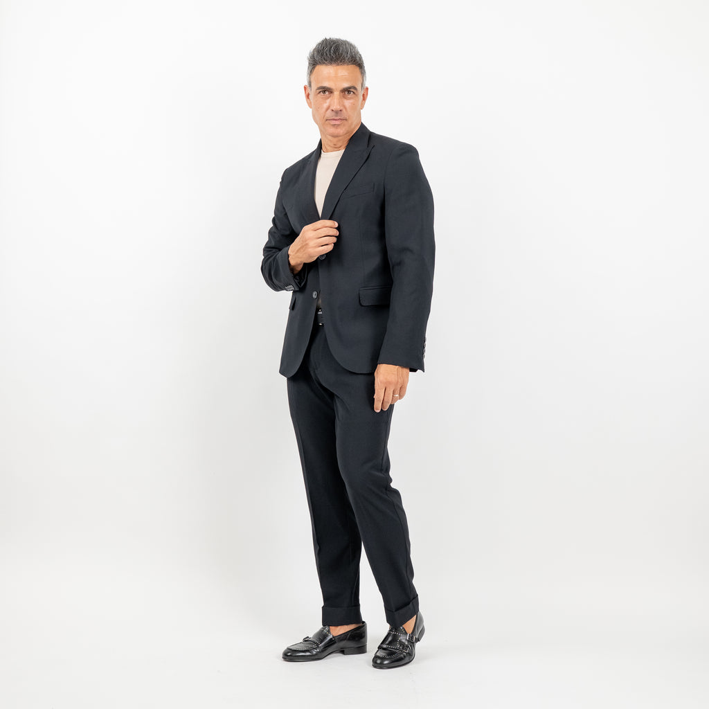 Traje de botonadura sencilla con solapas de pico - Negro