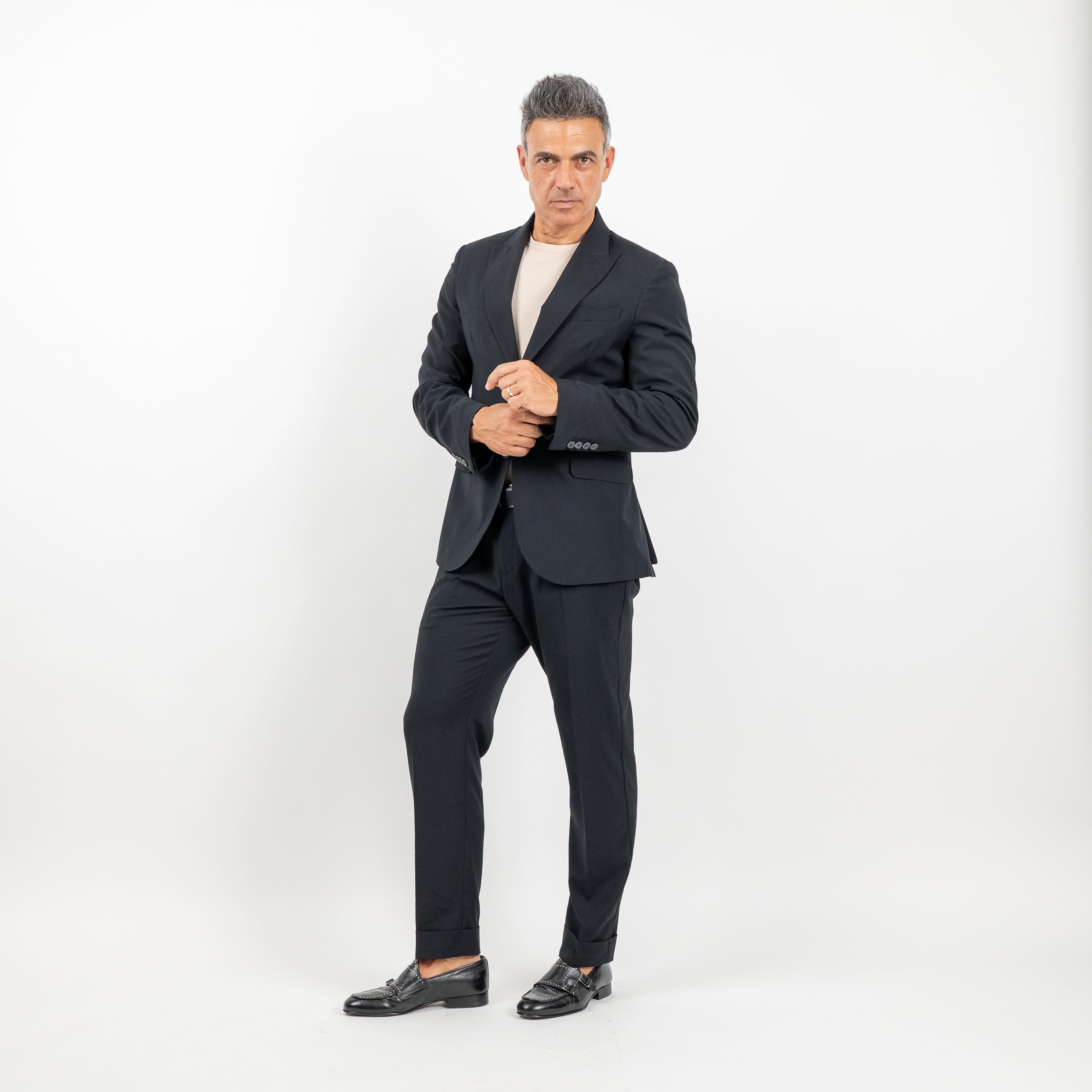 Single-breasted suit with peak lapels - Black