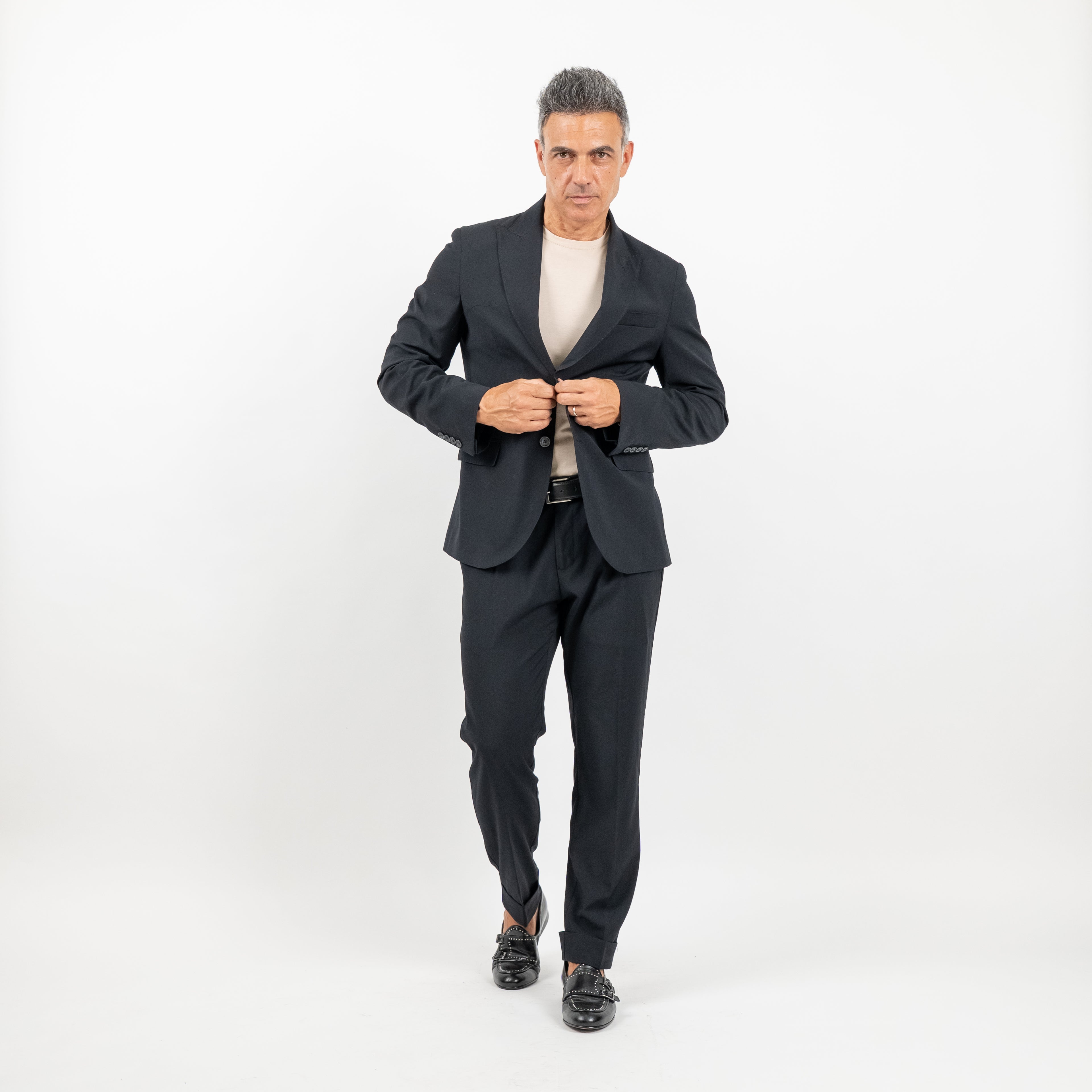 Single-breasted suit with peak lapels - Black