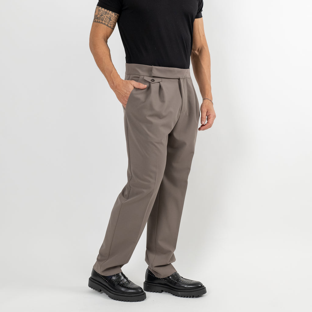 Abito doppiopetto con rever largo - Fango