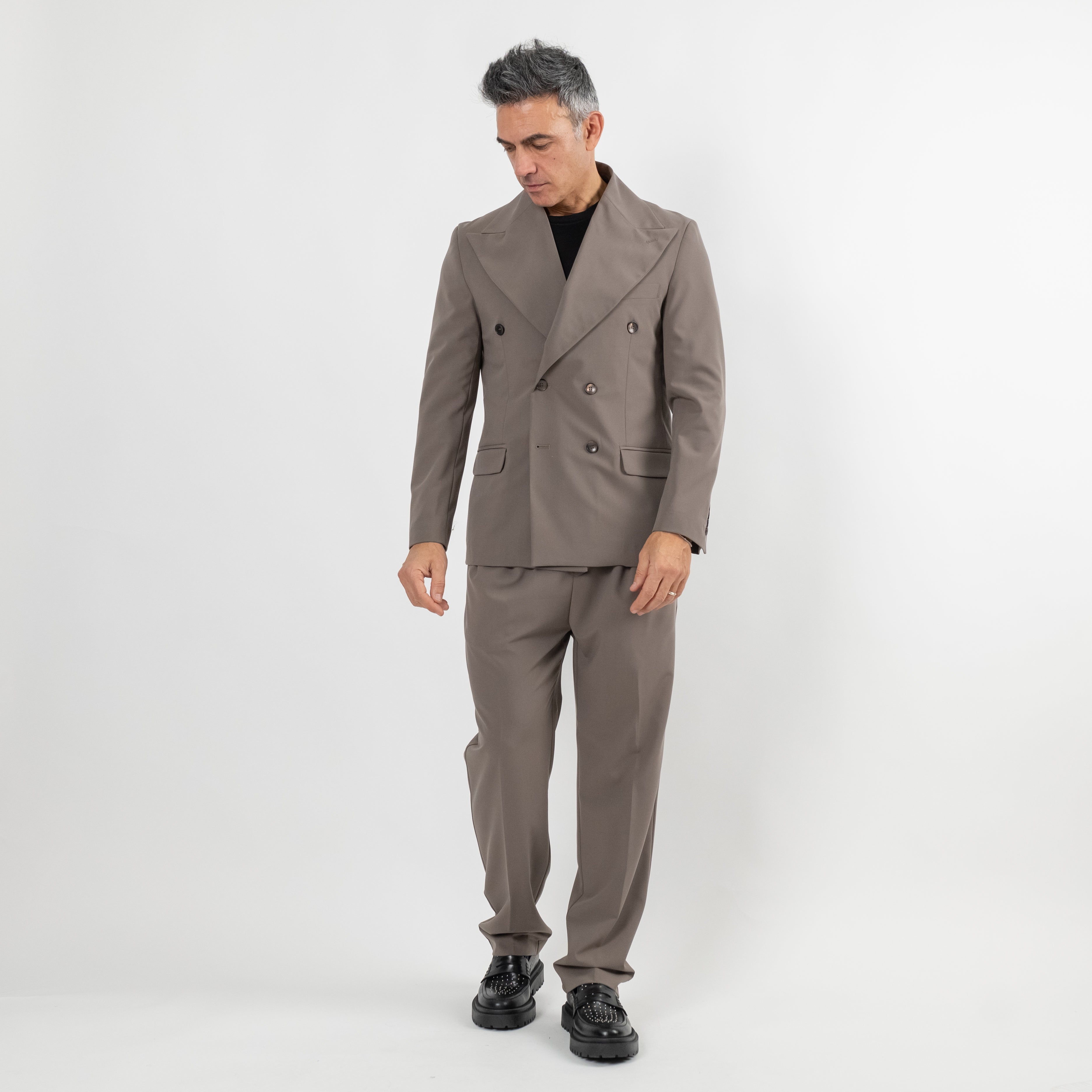 Traje cruzado con solapas anchas - Barro