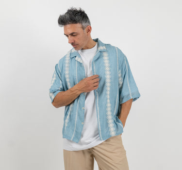 Camicia con ricami a rilievo - Celeste
